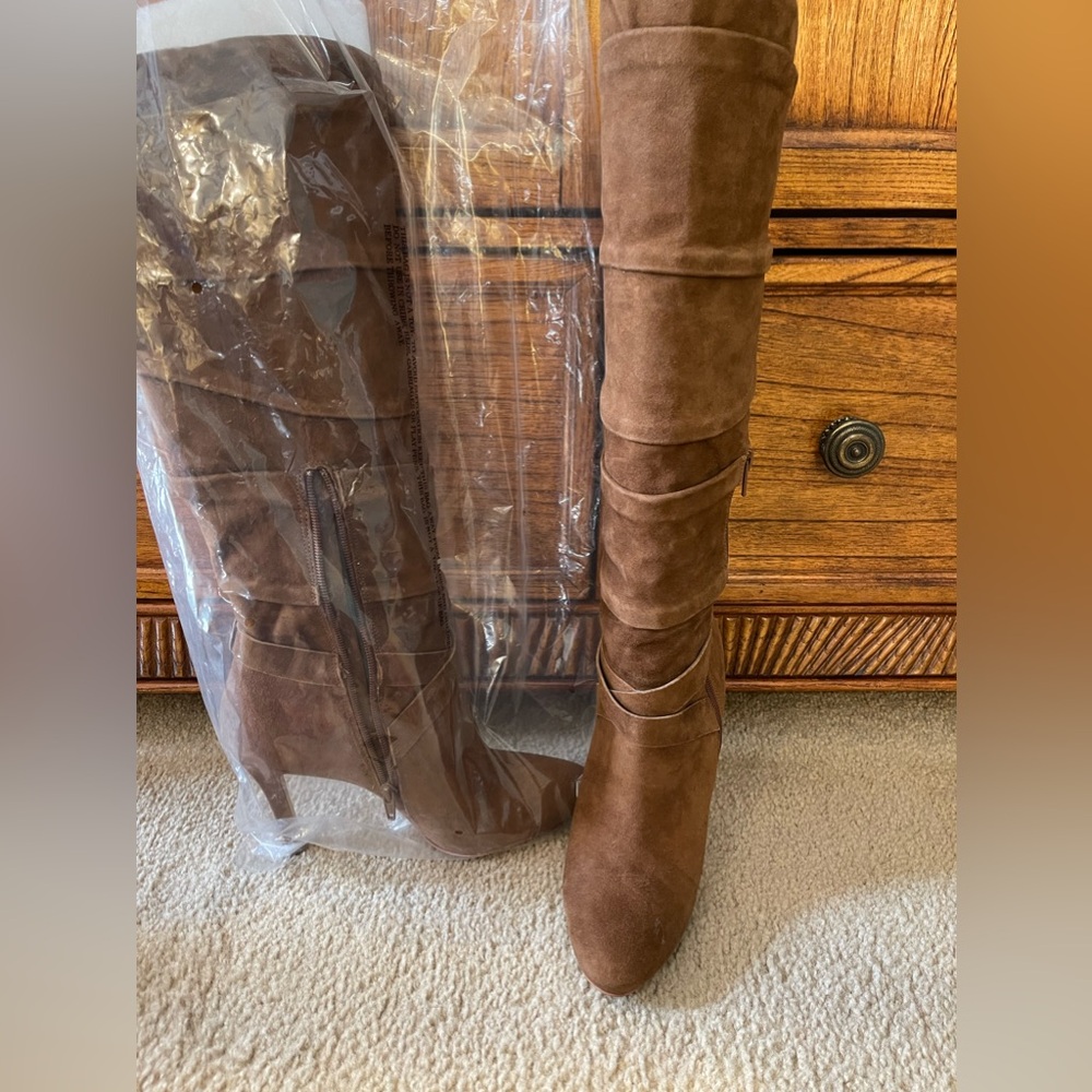 Guess high heel suede boot - Picture 2 of 2